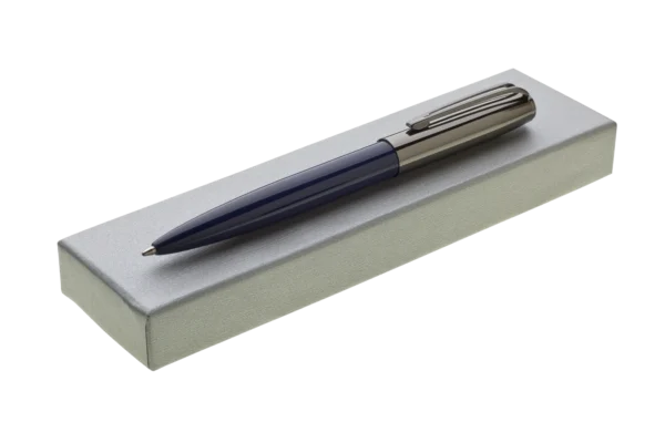 QINATO PLUS metal pen in box.